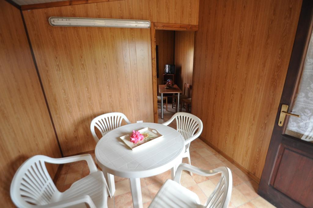 Pini E Mare Hotel Quartu SantʼElena Szoba fotó